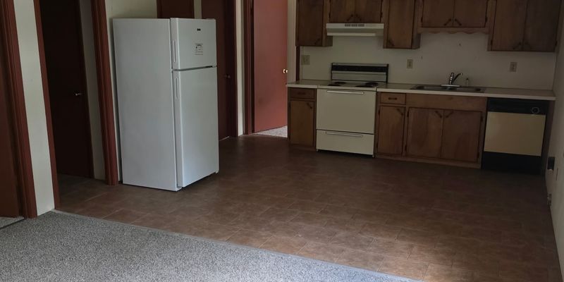 Leesville Apartment: 347 Watson Rd