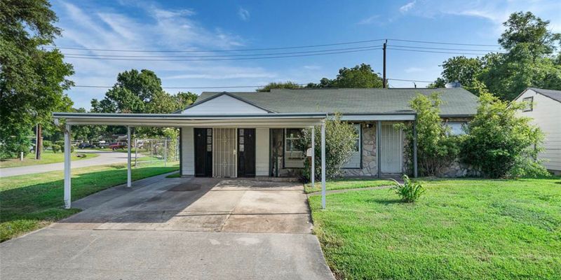 Houston House: 3018 Stallings Drive