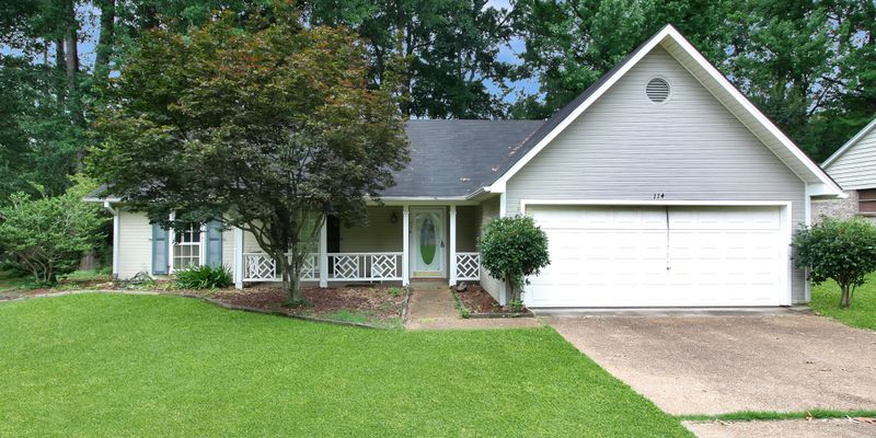 Ridgeland House: 114 Trace Ridge Dr