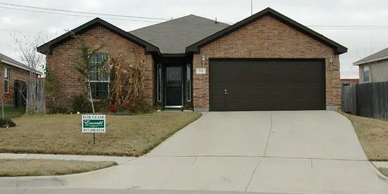 Euless House: 713 Aries Dr