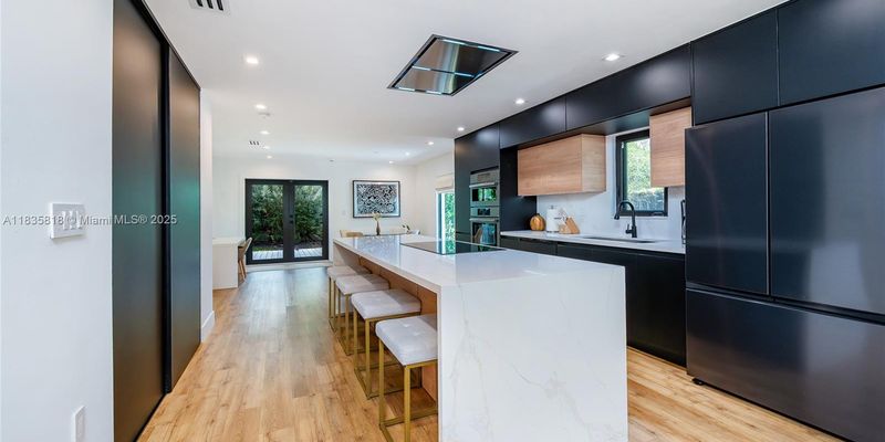 Miami House: 412 NW 41st St