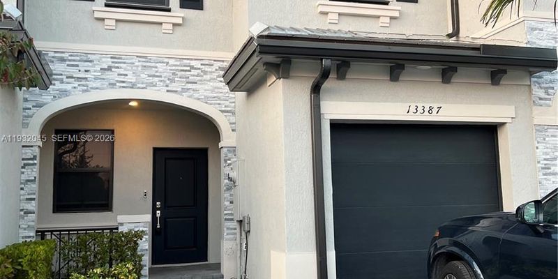 Homestead Townhome: 13387 SW 287th Ter