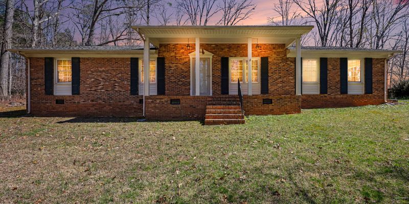 Asheboro House: 755 Branchwater Rd