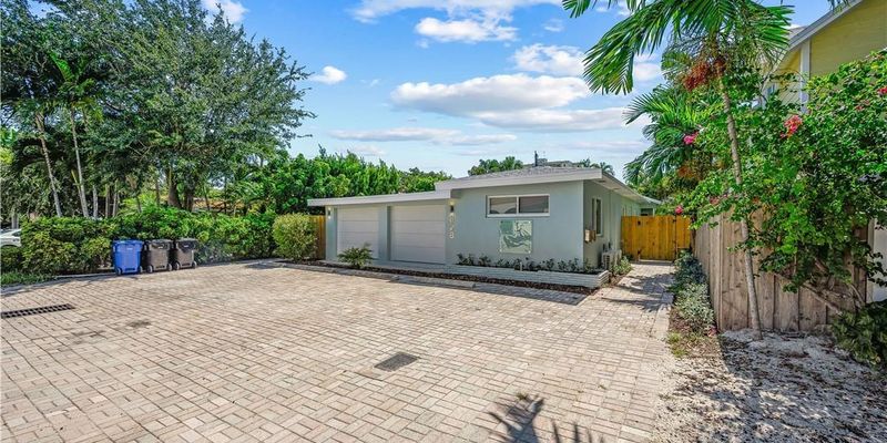 Fort Lauderdale House: 828 NE 17th Way