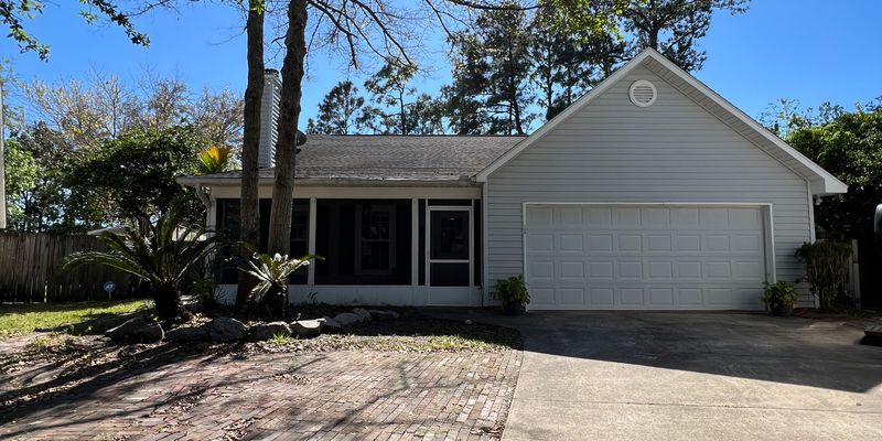 Brunswick House: 104 Adams Ct