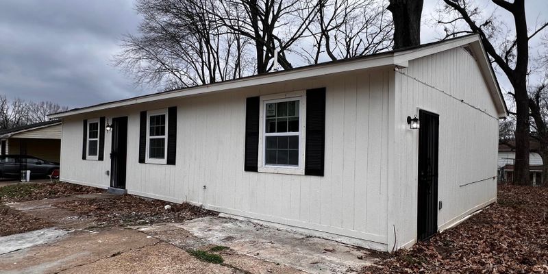 Memphis House: 3927 Dearborn St