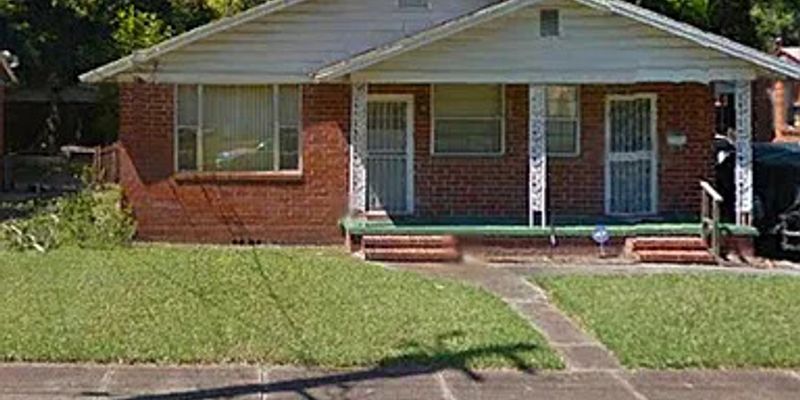 Jacksonville House: 1335 W 12th St