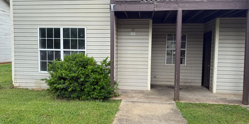 Anniston House: 813 Willow Pointe