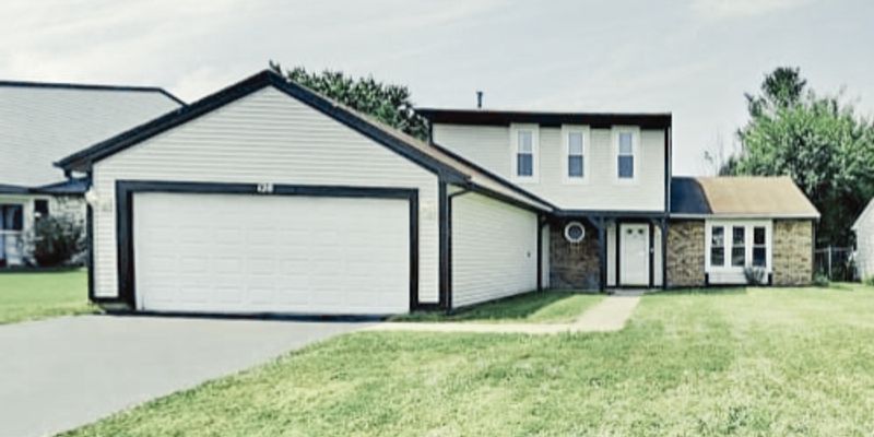 Elgin House: 128 Longford Dr