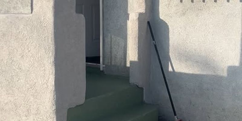 Los Angeles Apartment: 151 E 108th St