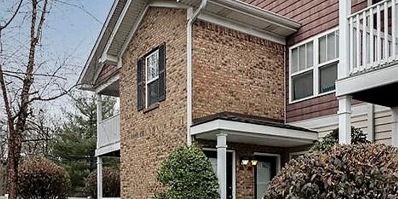 Louisville Apartment: 6520 Brook Bend Way