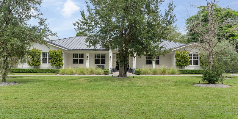 Miami House: 9301 SW 93rd Ave #9301