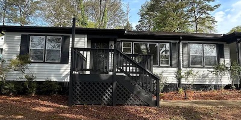 Birmingham House: 540 Camellia Rd