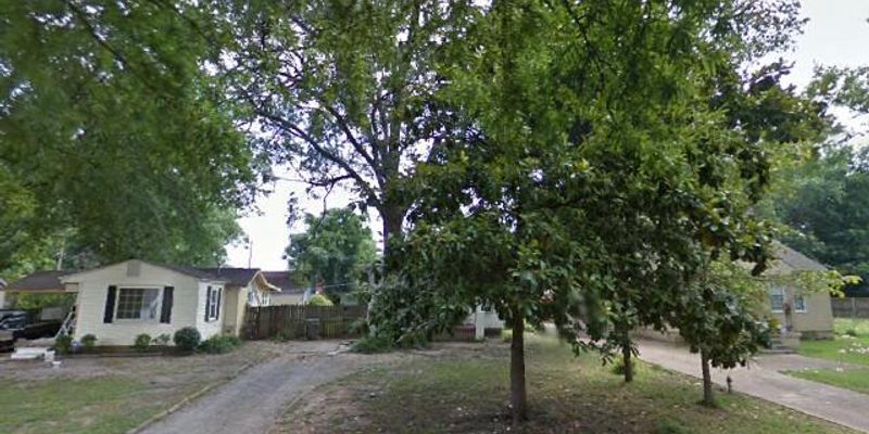 Memphis House: 3121 Douglass Avenue