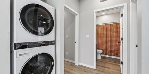918_7th_St_SE (45 of 62).jpg