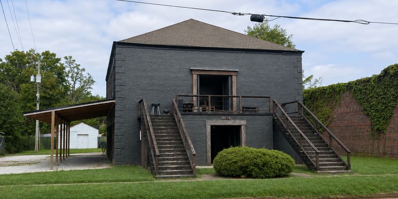 Columbus Apartment: 110 S 21st St