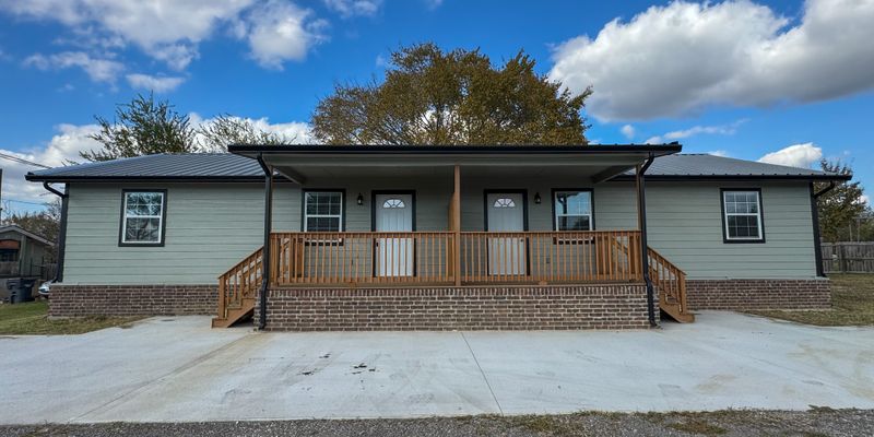 Point Multiplex: 216 Smith Circle