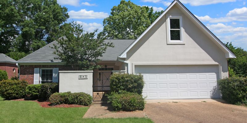 Madison House: 345 Avonlea Ln