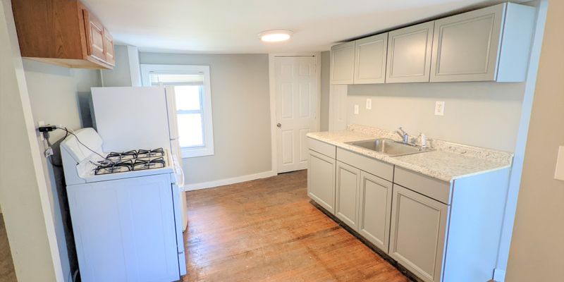 Troy Apartment: 707 Pawling Ave