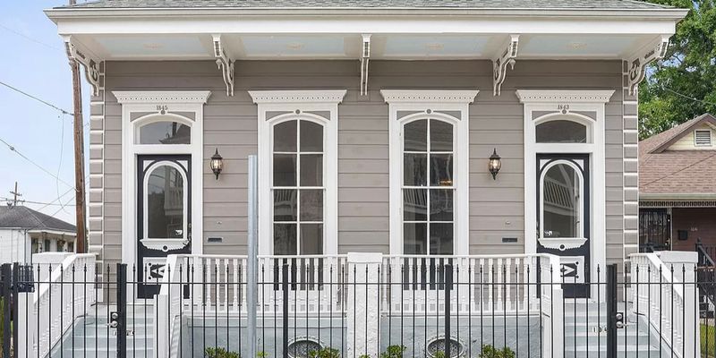 New Orleans Apartment: 1843 Baronne Street