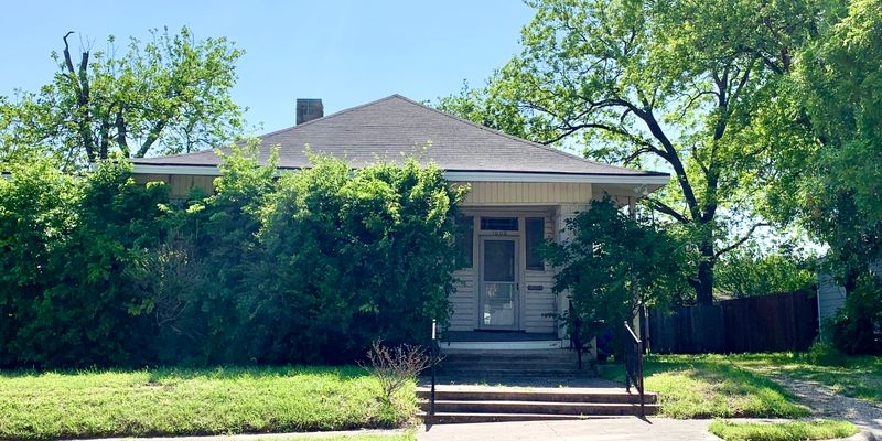 Waco House: 1000 North 19th Street