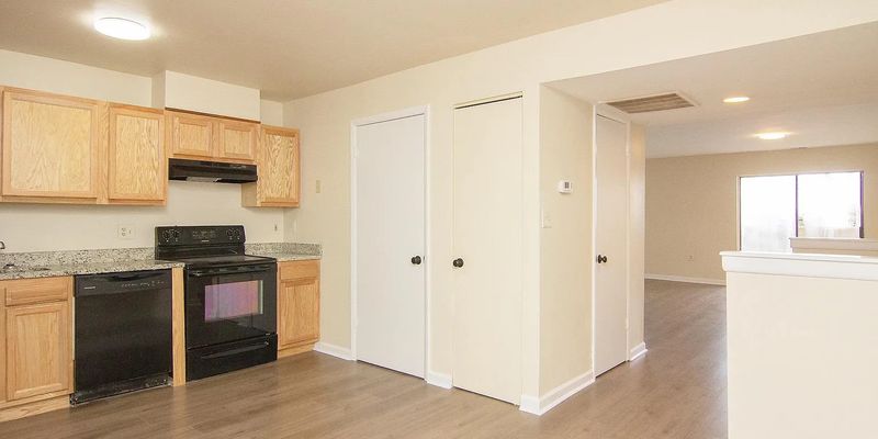 Owings Mills House: 8101 Greenspring Way
