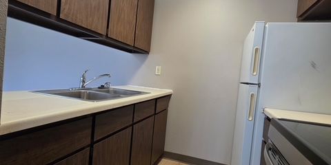 kitchen 2.JPG
