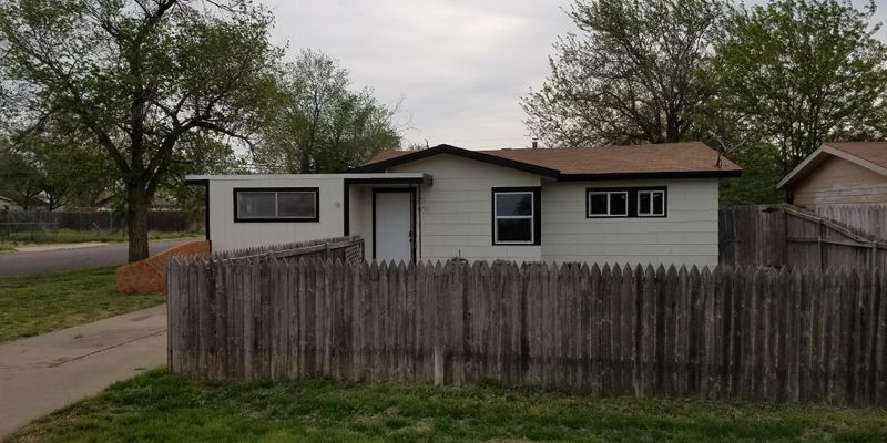 Amarillo House: 4201 South Bowie Street