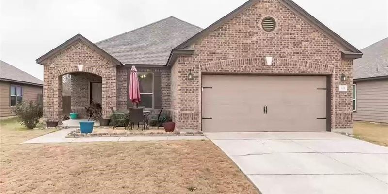 Hutto House: 301 Carrington St
