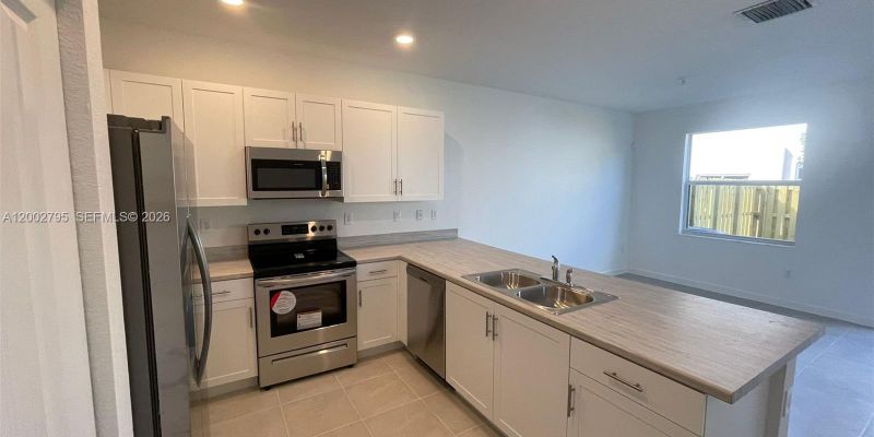 Homestead Townhome: 1844 SE 27th Rd