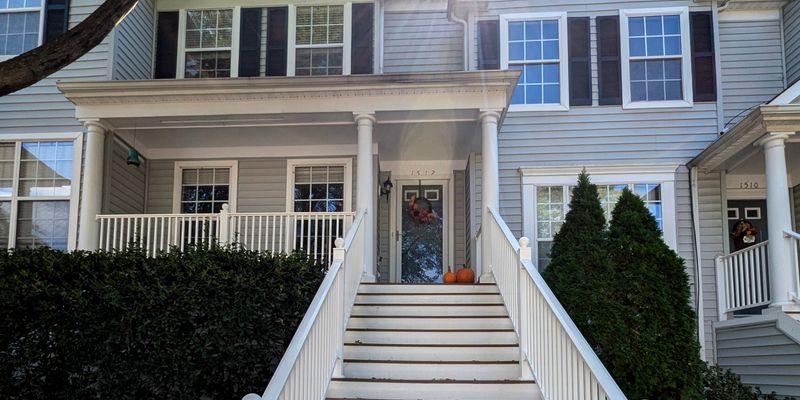 Crofton House: 1512 Danewood Ct