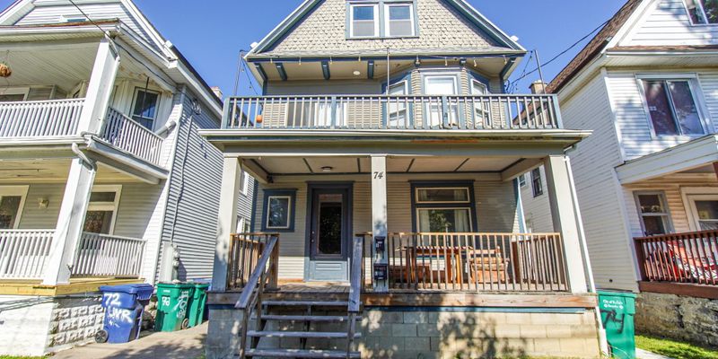 Buffalo Apartment: 74 Woodside Ave