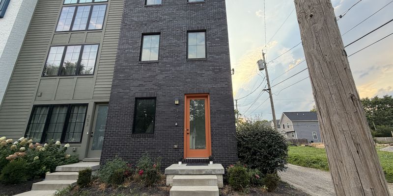 Columbus Apartment: 351 Loeffler Ave