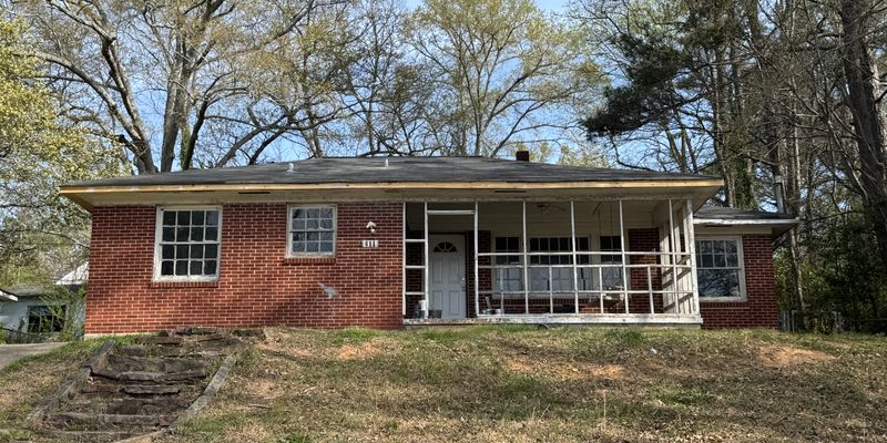 Anniston House: 611 E 19th St