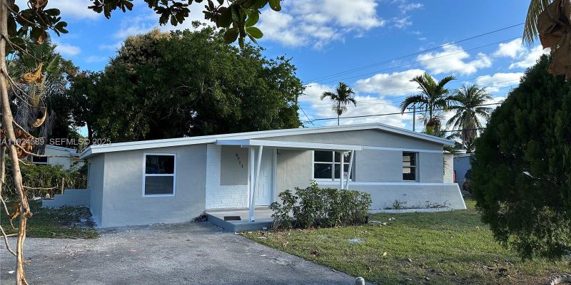 West Park House: 4711 SW 38th St