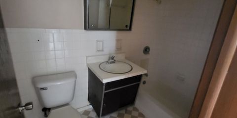 32 bathroom.jpg