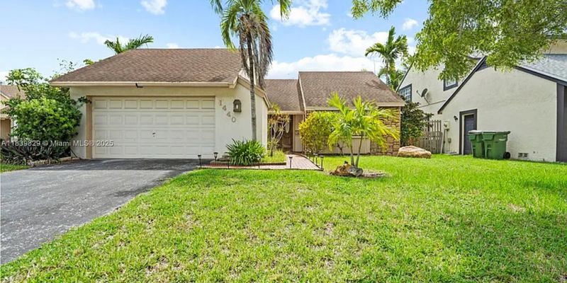 Homestead House: 1440 Egret Rd