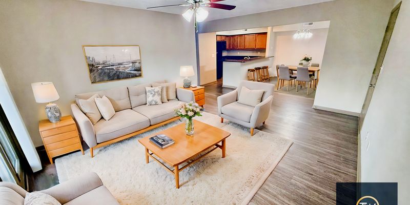 Edwardsville Apartment: 1070 University Dr