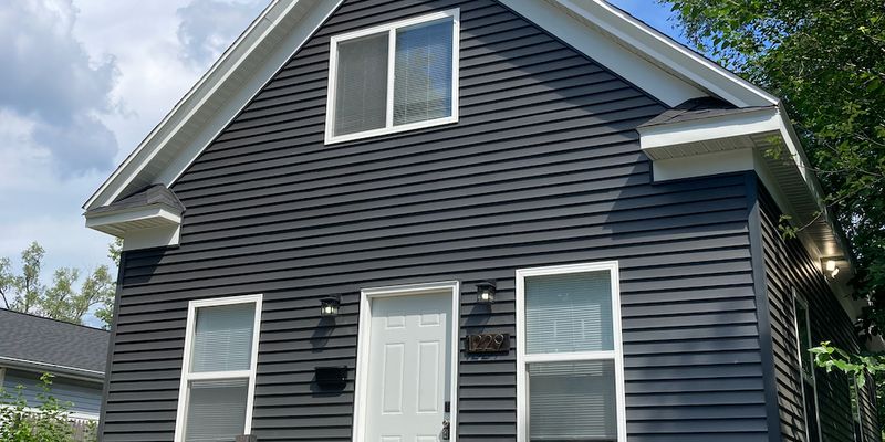 South Bend House: 1229 East Sorin Street