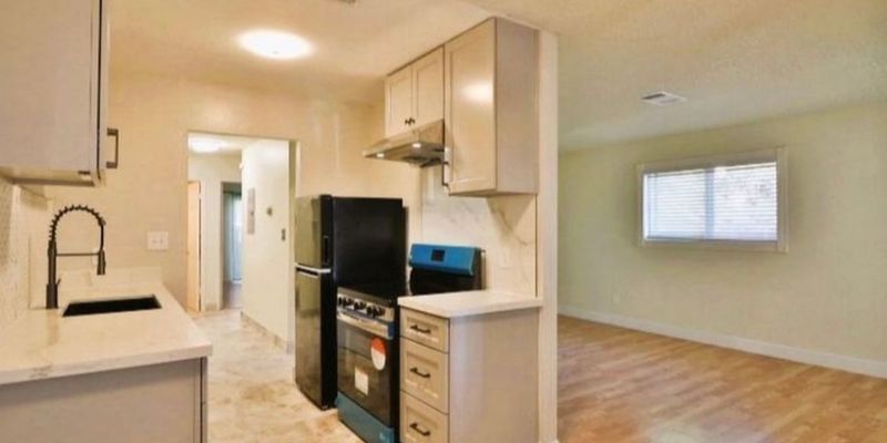 Pittsburg Apartment: 1249 Beacon St