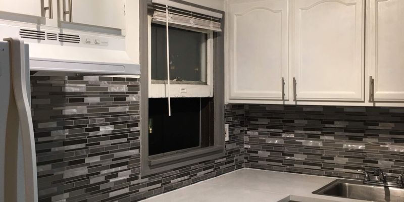 Los Angeles Apartment: 1339 S Sycamore Ave