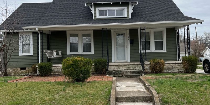 Bowling Green House: 1048 Magnolia St