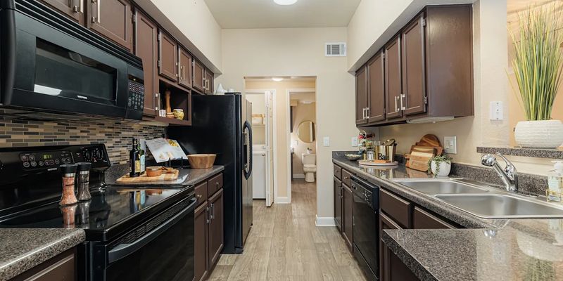 Houston Apartment: 1098 Town Pl St