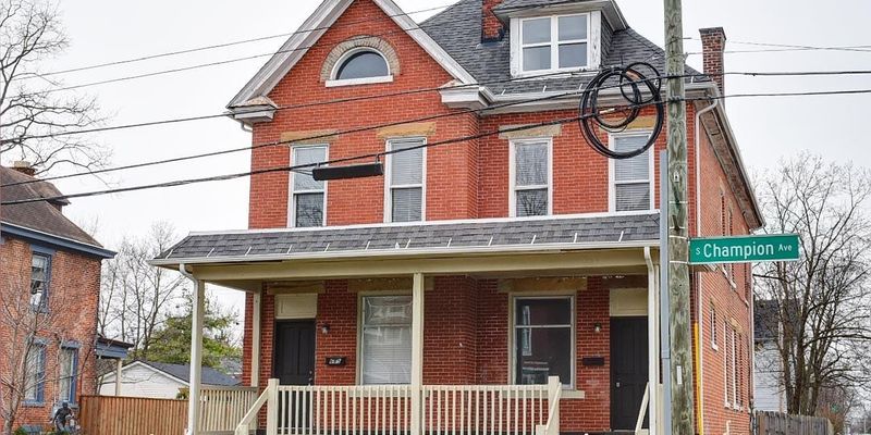 Columbus Apartment: 685 S Champion Ave