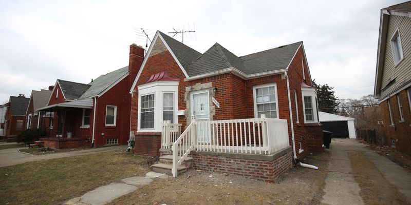 Detroit House: 17390 Bradford Ave