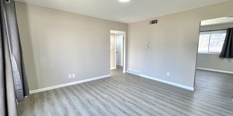 24833Lauren - 2.jpeg