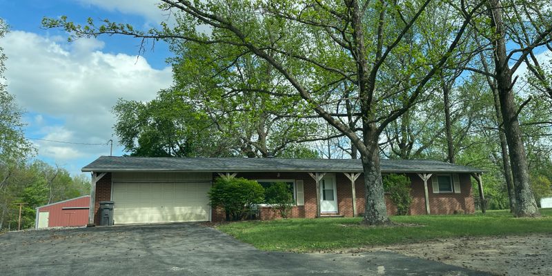 Carterville House: 404 S Mayor Caliper Dr