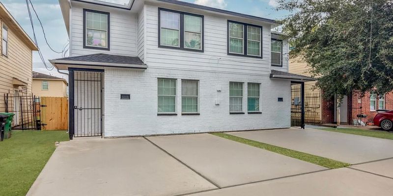 Houston House: 6933 Liverpool St Unit A