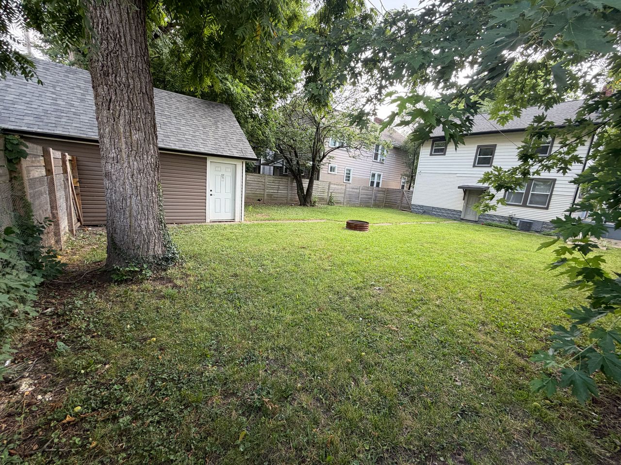 1130 Wilson Ave photo 6