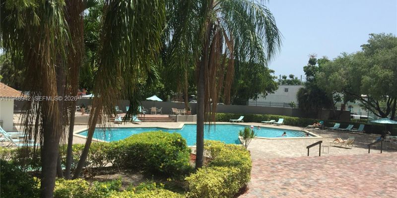 North Miami Apartment: 1470 NE 123rd St